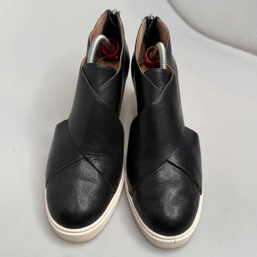 Linea Paolo Freshton Women's 7.5 Black Leather Wedge Sneaker Boots EUC - Picture 9 of 16